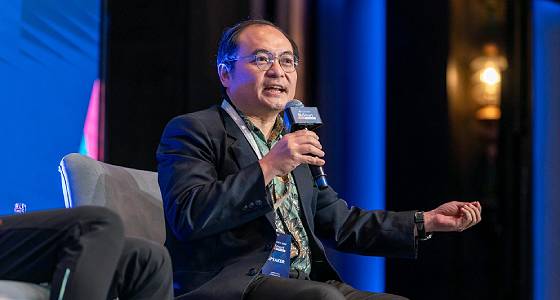 Chen Chow, founder of 1% Advisory & Coaching, speaking on the importance of celebrating small wins